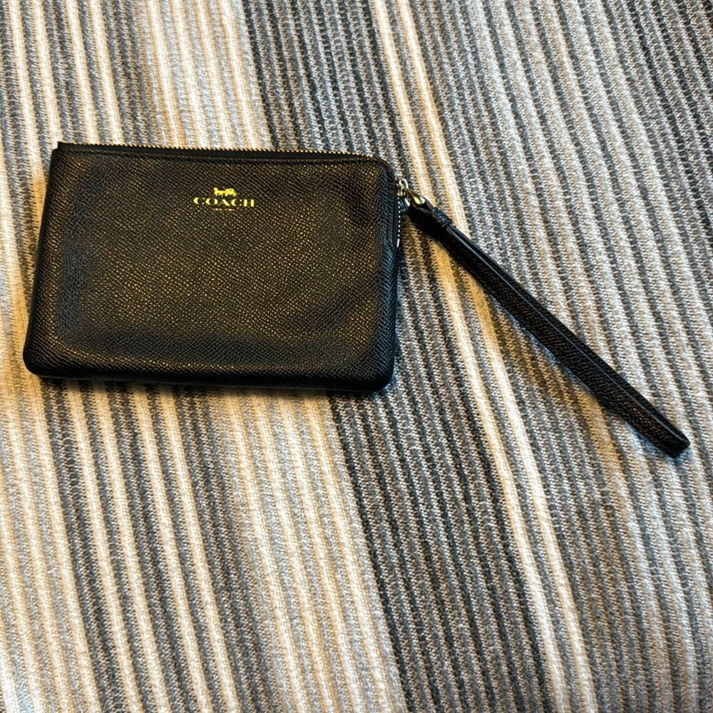 New coach wristlet black